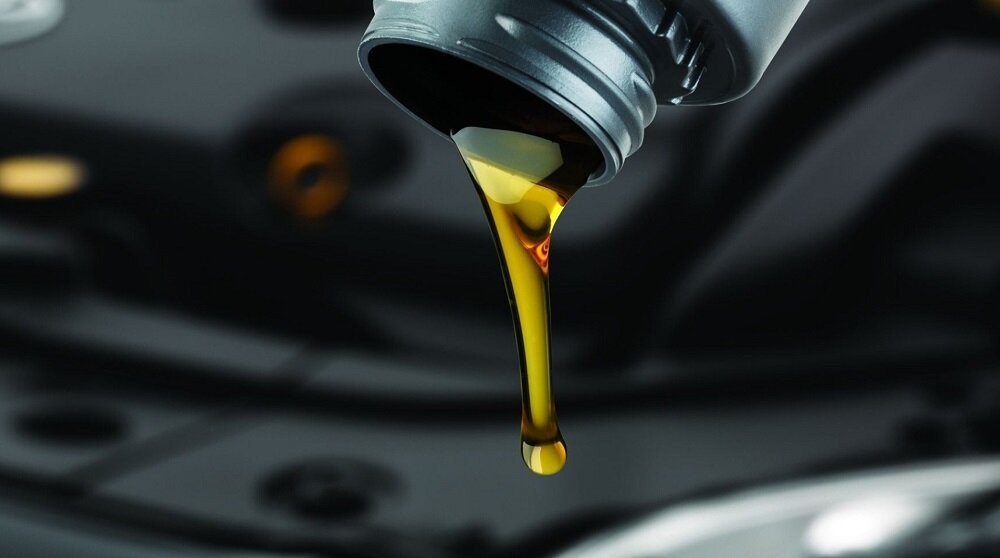 Когда менять масло на новой машине?